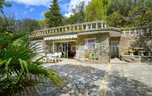 2 Bedroom Awesome Home In Farinole à Farinole